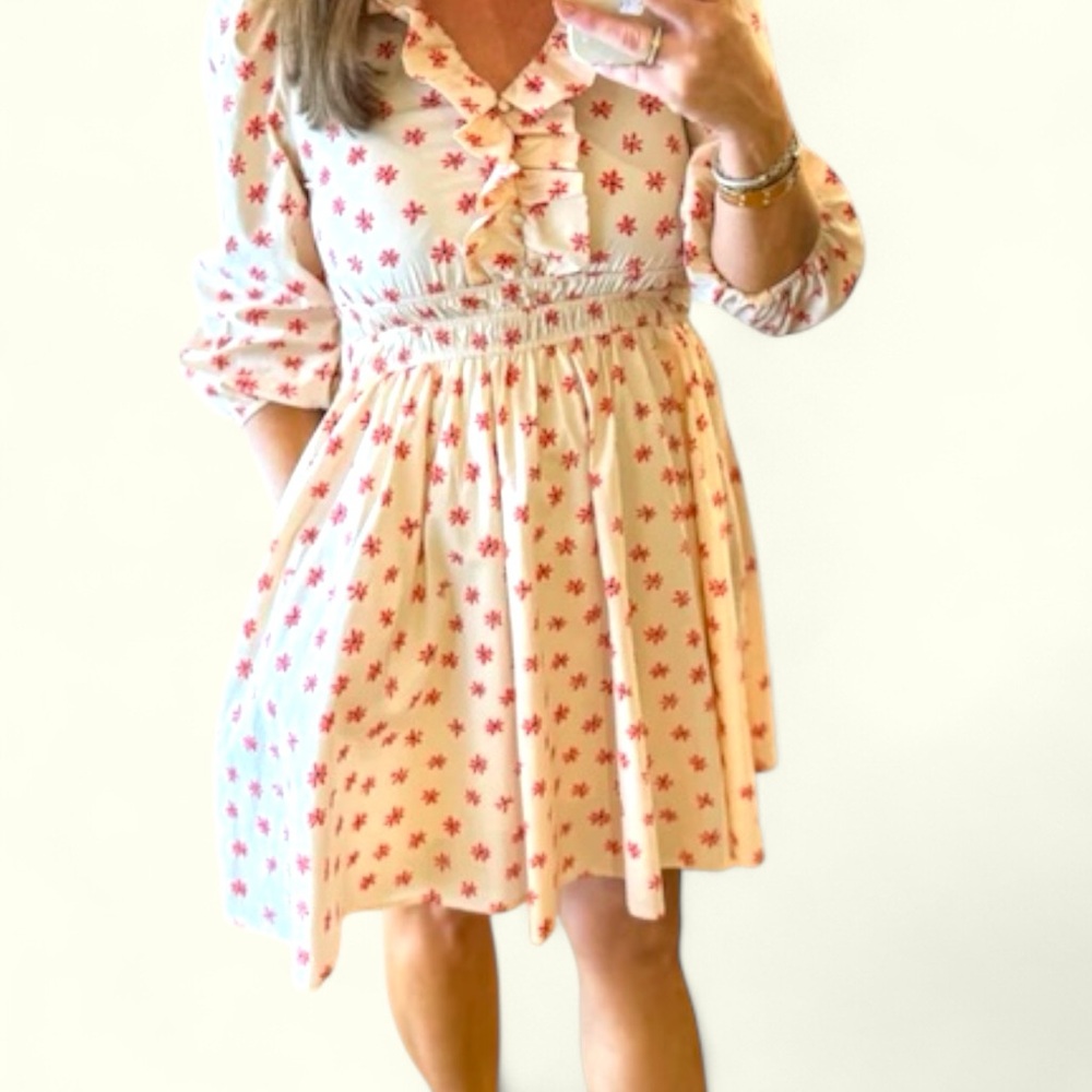 Entro NWT Size Large cream w red & blue floral pattern peplum with Puff Sleeves‎